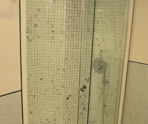 Mjolly Apartmán Tirana
